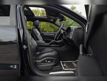 Used Porsche Cayenne 2018 for sale - 76238788: Photo 3