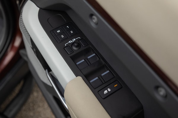 Used Land Rover Defender 130 2023 for sale - 76122664: Photo 14