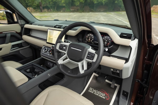 Used Land Rover Defender 130 2023 for sale - 76122664: Photo 4
