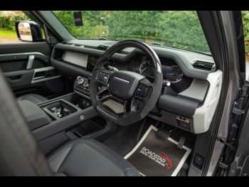 Used Land Rover Defender 110 2023 for sale - 74762803: Photo