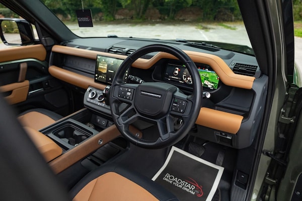 Used Land Rover Defender 110 2024 for sale - 76284248: Photo 2