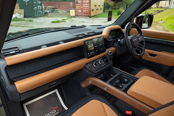 Used Land Rover Defender 110 2024 for sale - 76284248: Photo 8