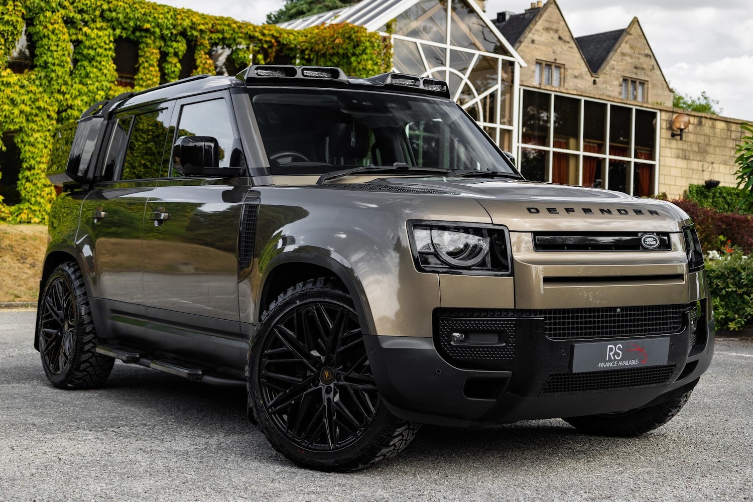 Used Land Rover Defender 110 2020 for sale - 76388087: Photo 1