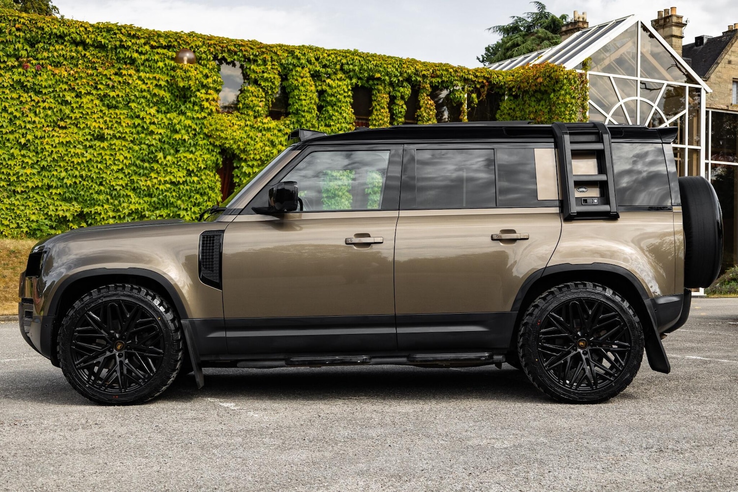 Used Land Rover Defender 110 2020 for sale - 76388087: Photo 14