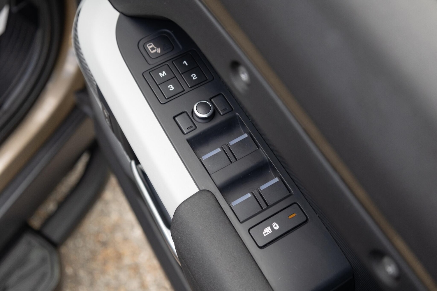 Used Land Rover Defender 110 2020 for sale - 76388087: Photo 19