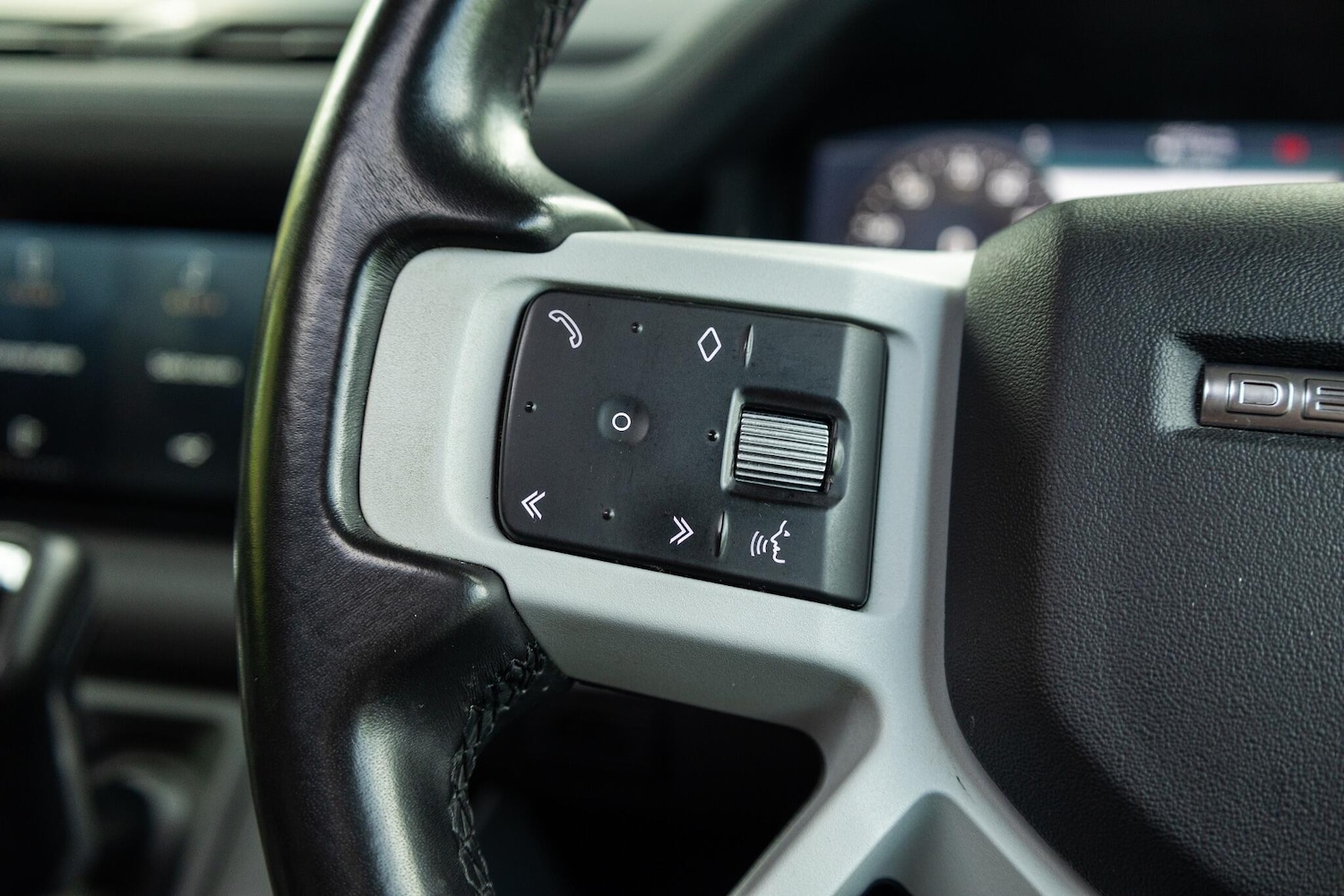 Used Land Rover Defender 110 2020 for sale - 76388087: Photo 23