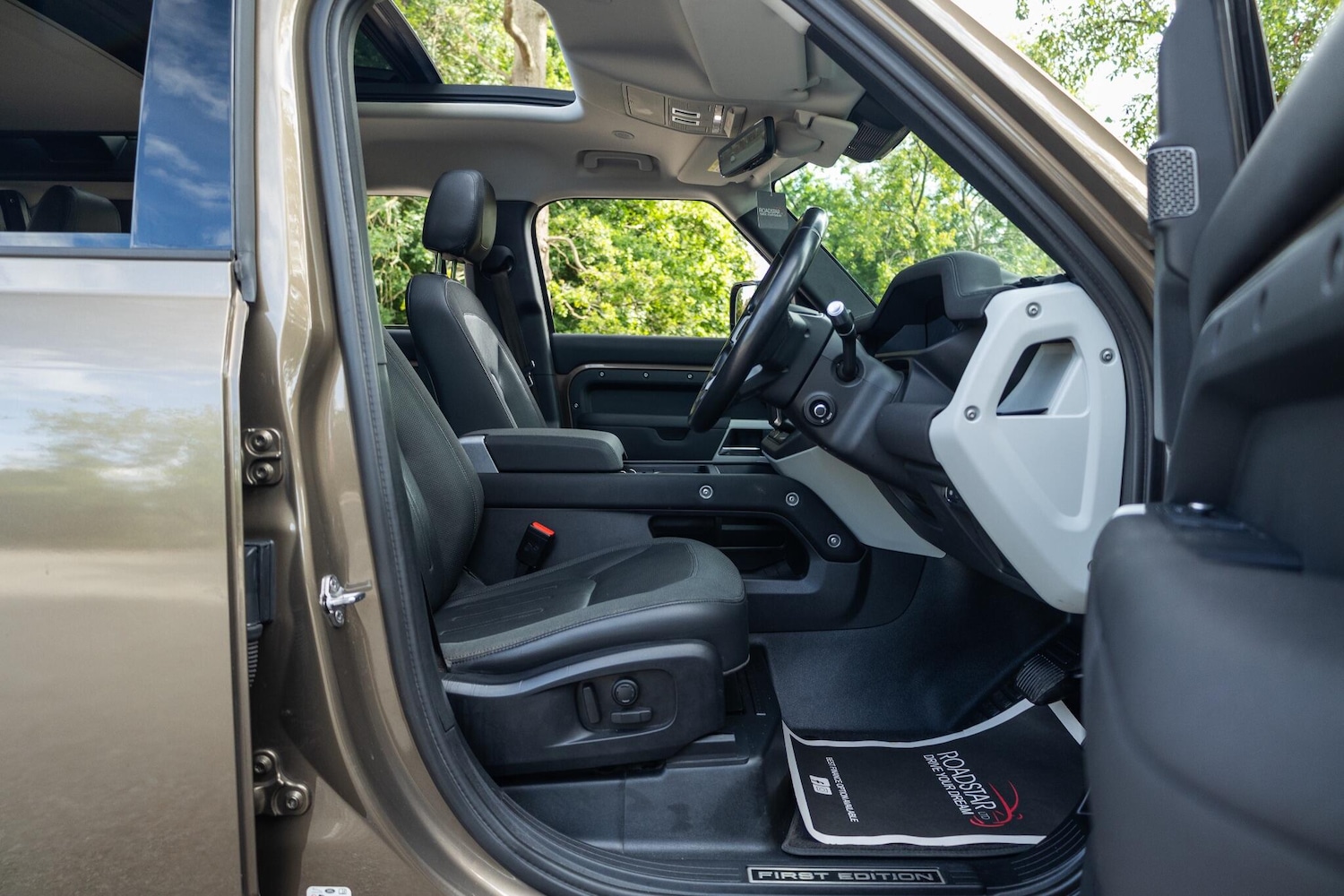 Used Land Rover Defender 110 2020 for sale - 76388087: Photo 38