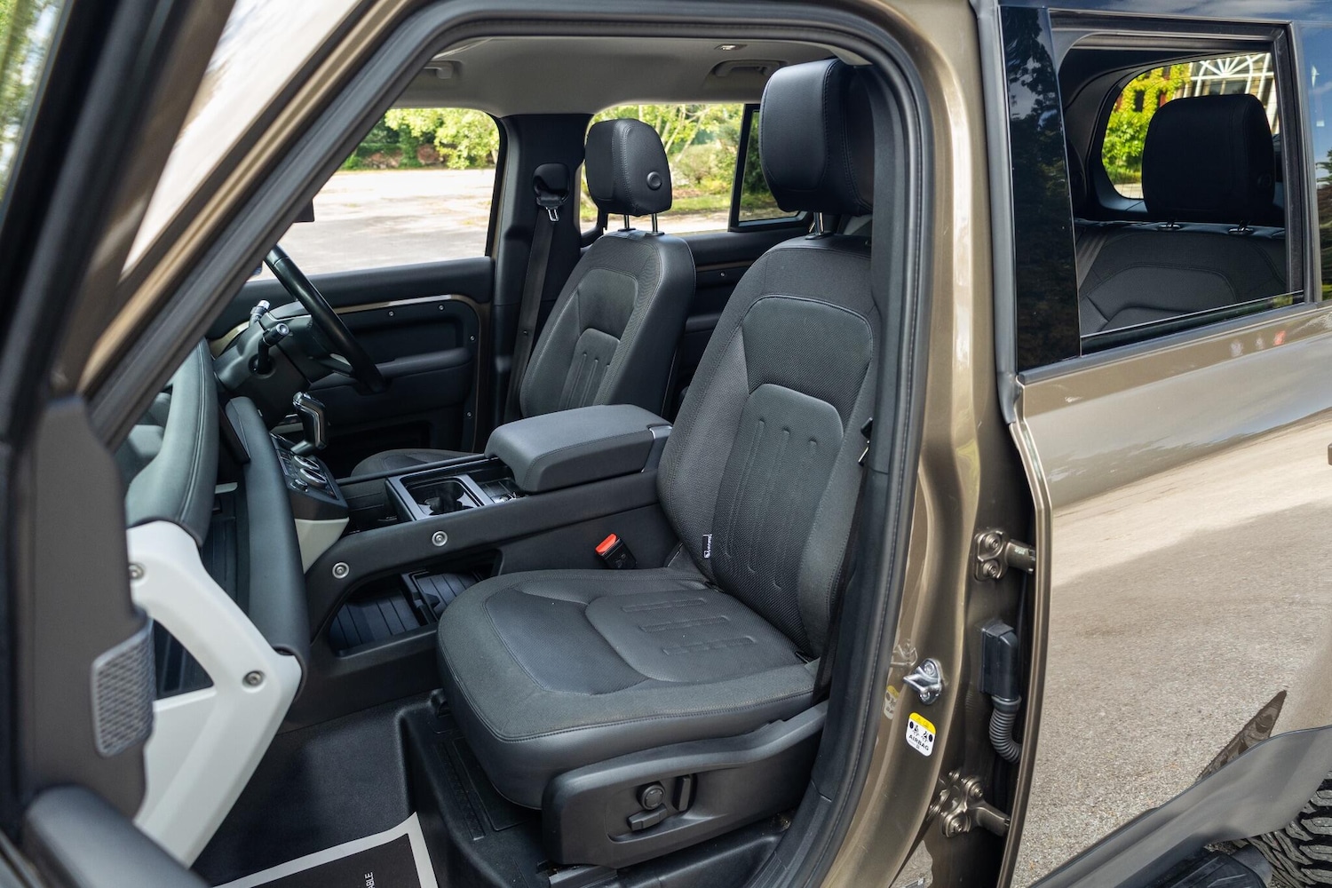 Used Land Rover Defender 110 2020 for sale - 76388087: Photo 45