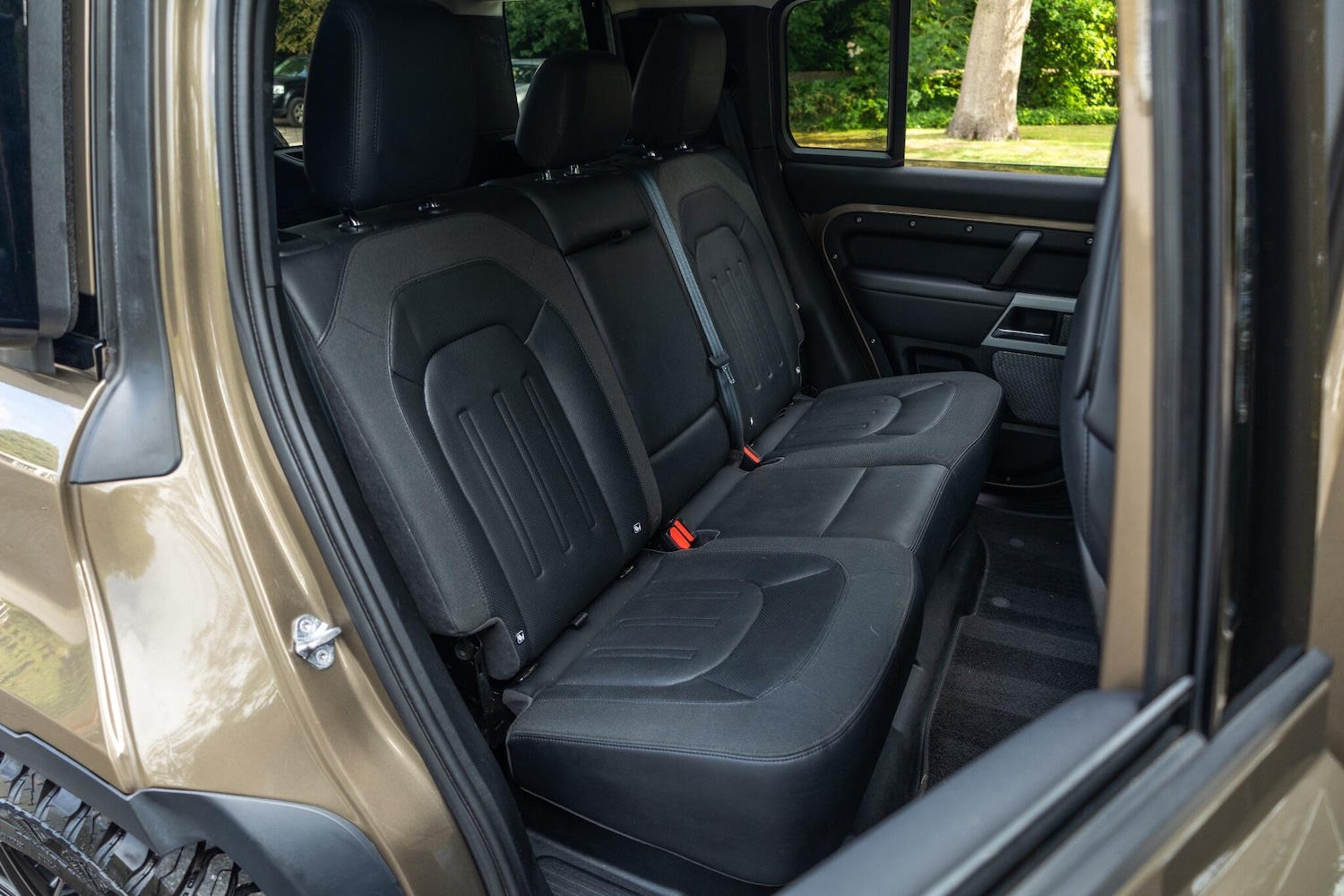 Used Land Rover Defender 110 2020 for sale - 76388087: Photo 6