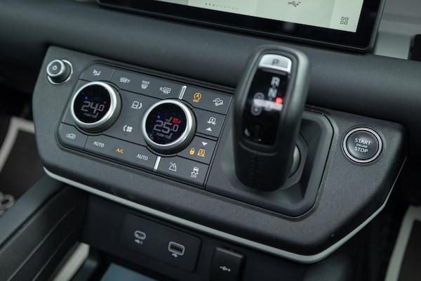 Used Land Rover Defender 110 2023 for sale - 76175291: Photo 24