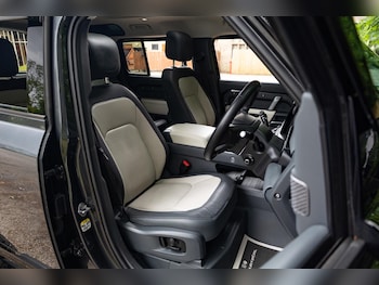 Used Land Rover Defender 110 2023 for sale - 78751551: Photo