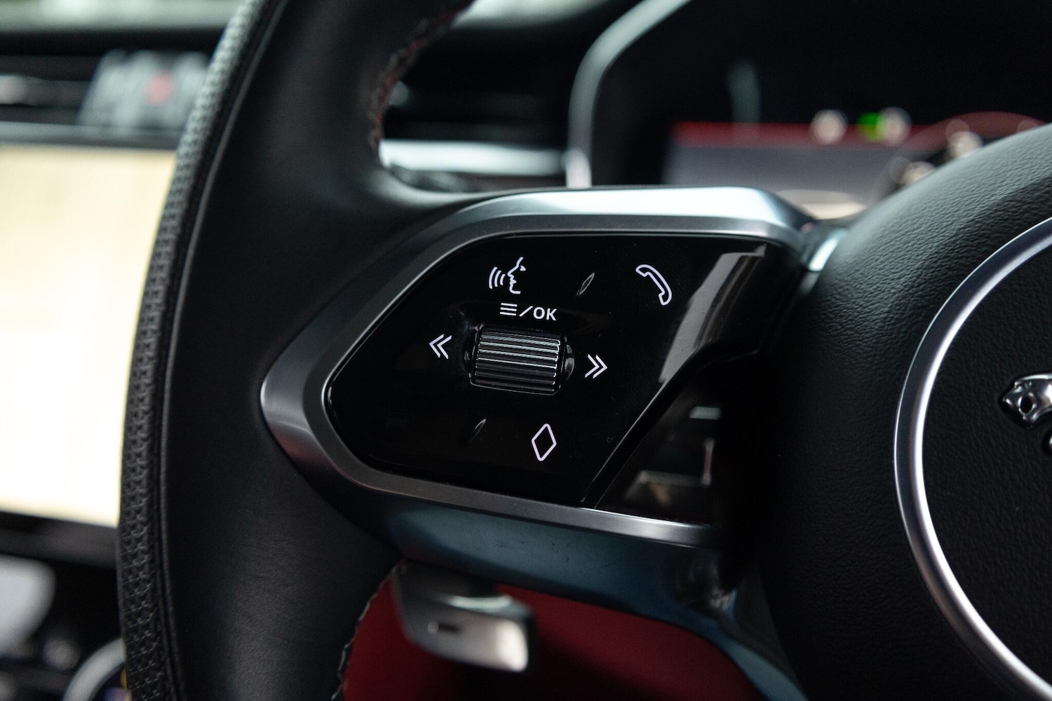 Used Jaguar F-Pace 2024 for sale - 76926656: Photo 27