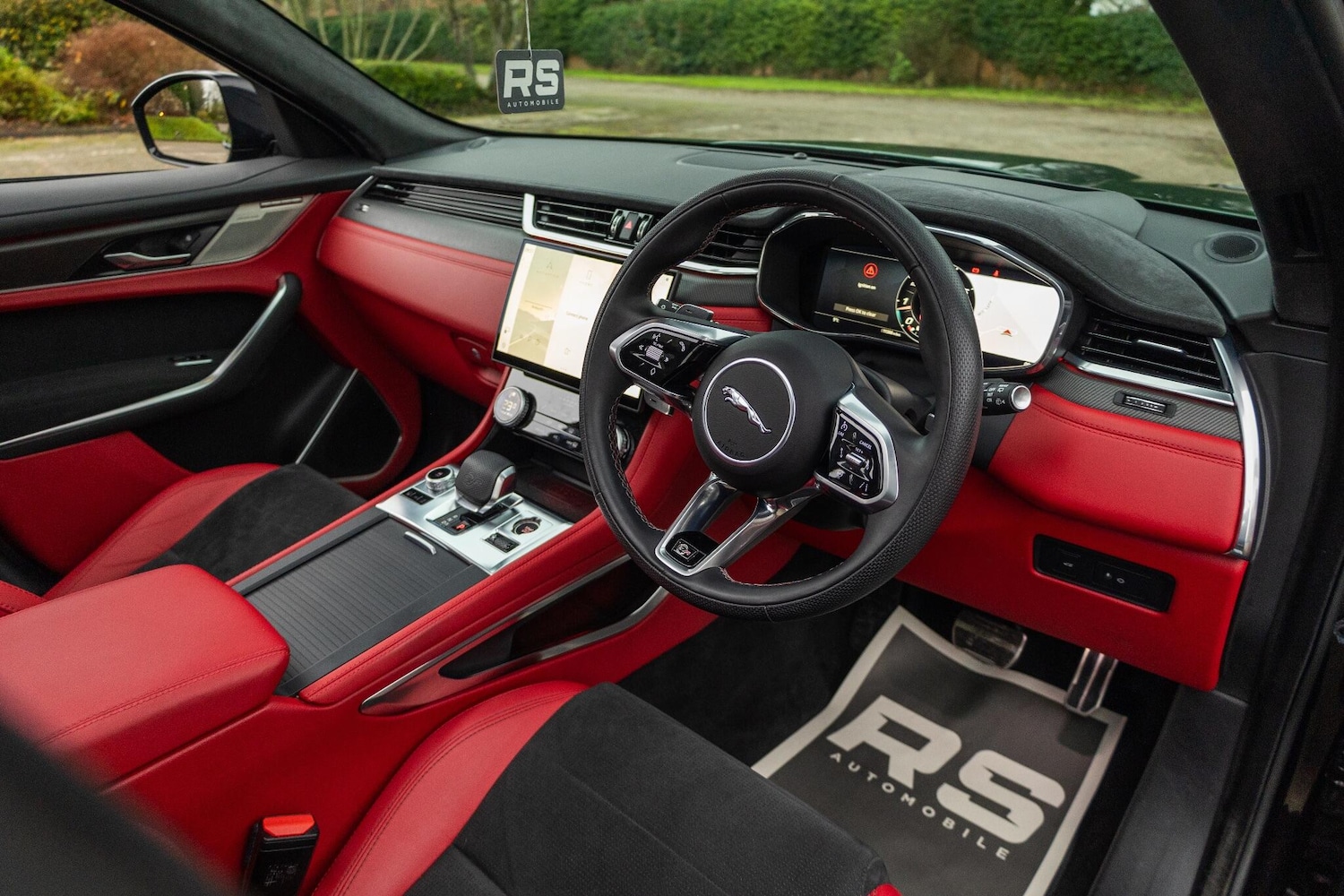 Used Jaguar F-Pace 2024 for sale - 76926656: Photo 7