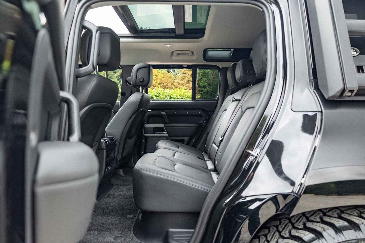 Used Land Rover Defender 2023 for sale - 77598976: Photo 13