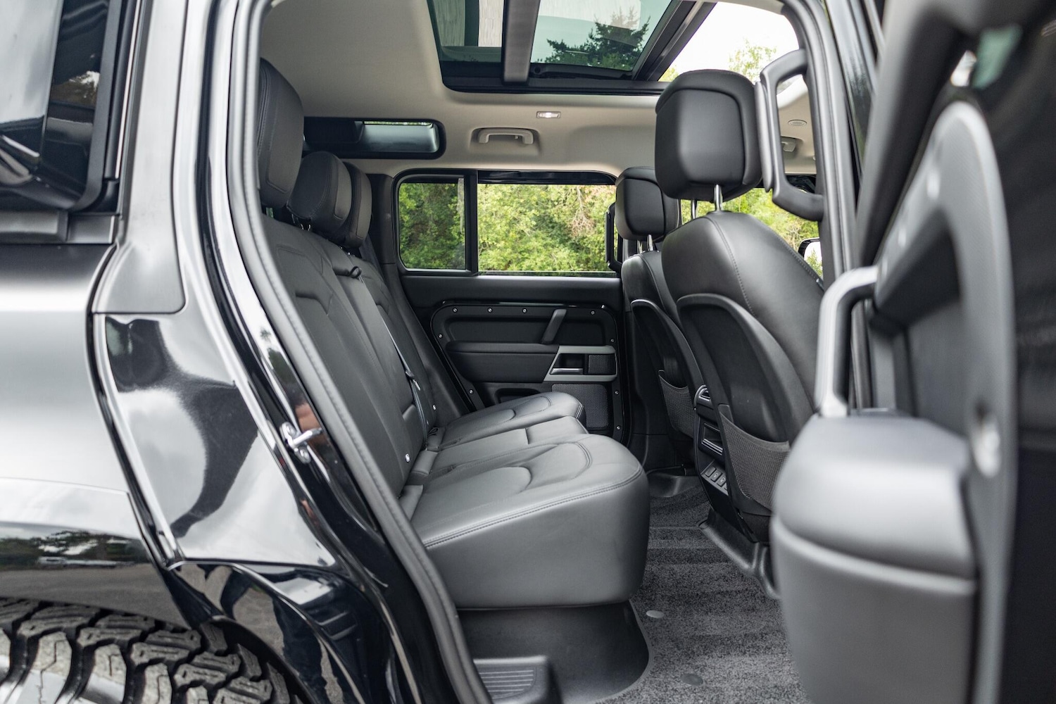 Used Land Rover Defender 2023 for sale - 77598976: Photo 3