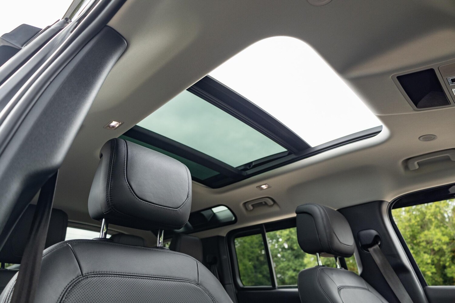 Used Land Rover Defender 2023 for sale - 77598976: Photo 37