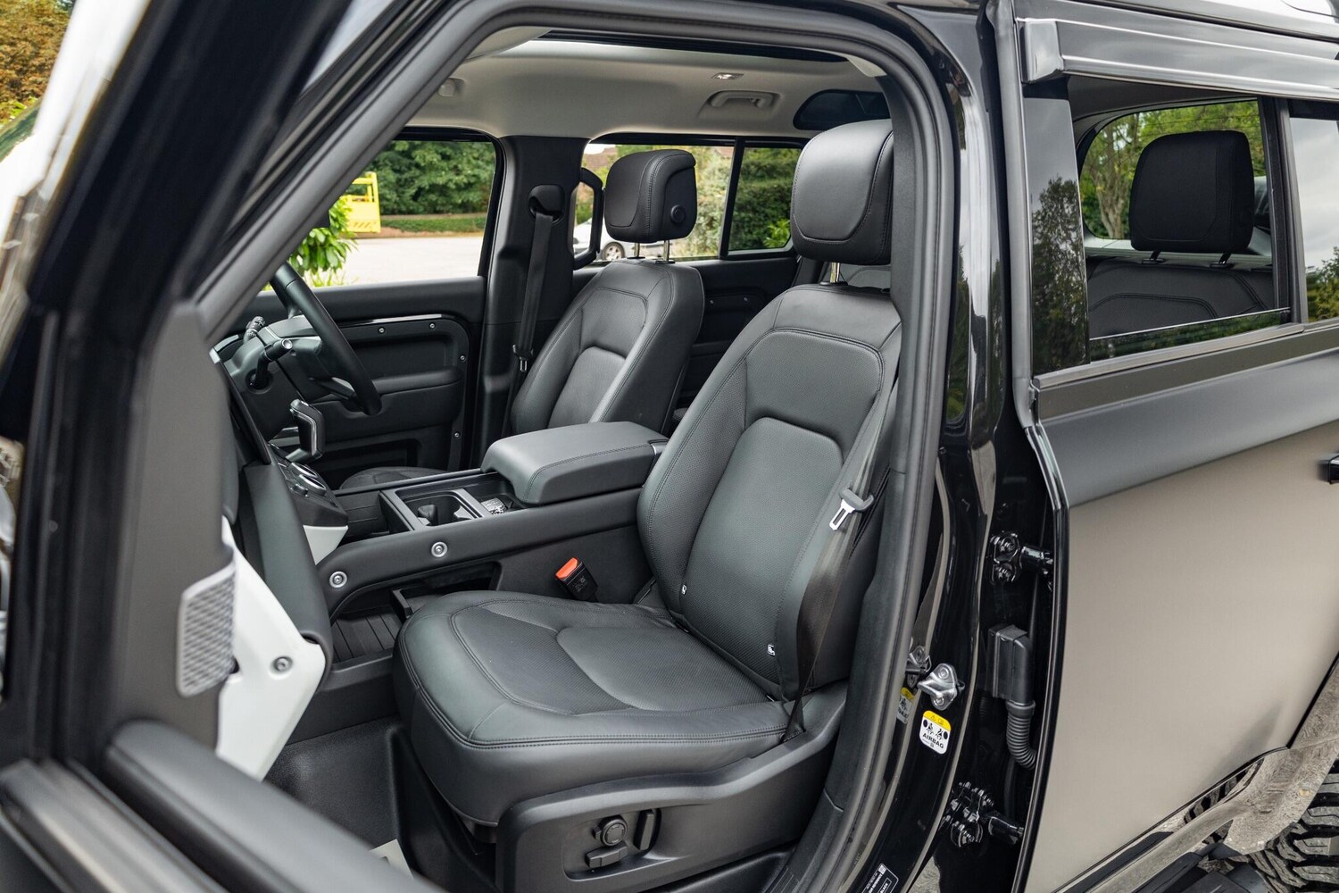 Used Land Rover Defender 2023 for sale - 77598976: Photo 42