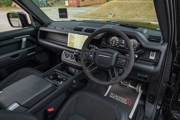 Used Land Rover Defender 90 2022 for sale - 75552896: Photo 2