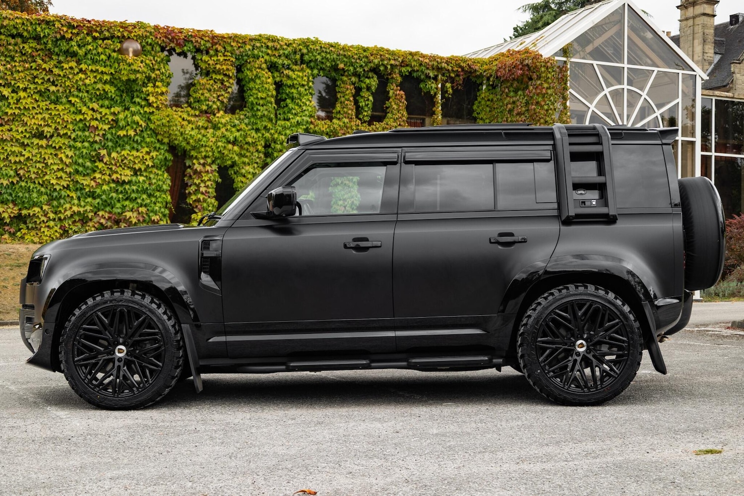 Used Land Rover Defender 110 2023 for sale - 76349556: Photo 13