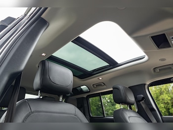 Used Land Rover Defender 110 2023 for sale - 76349556: Photo