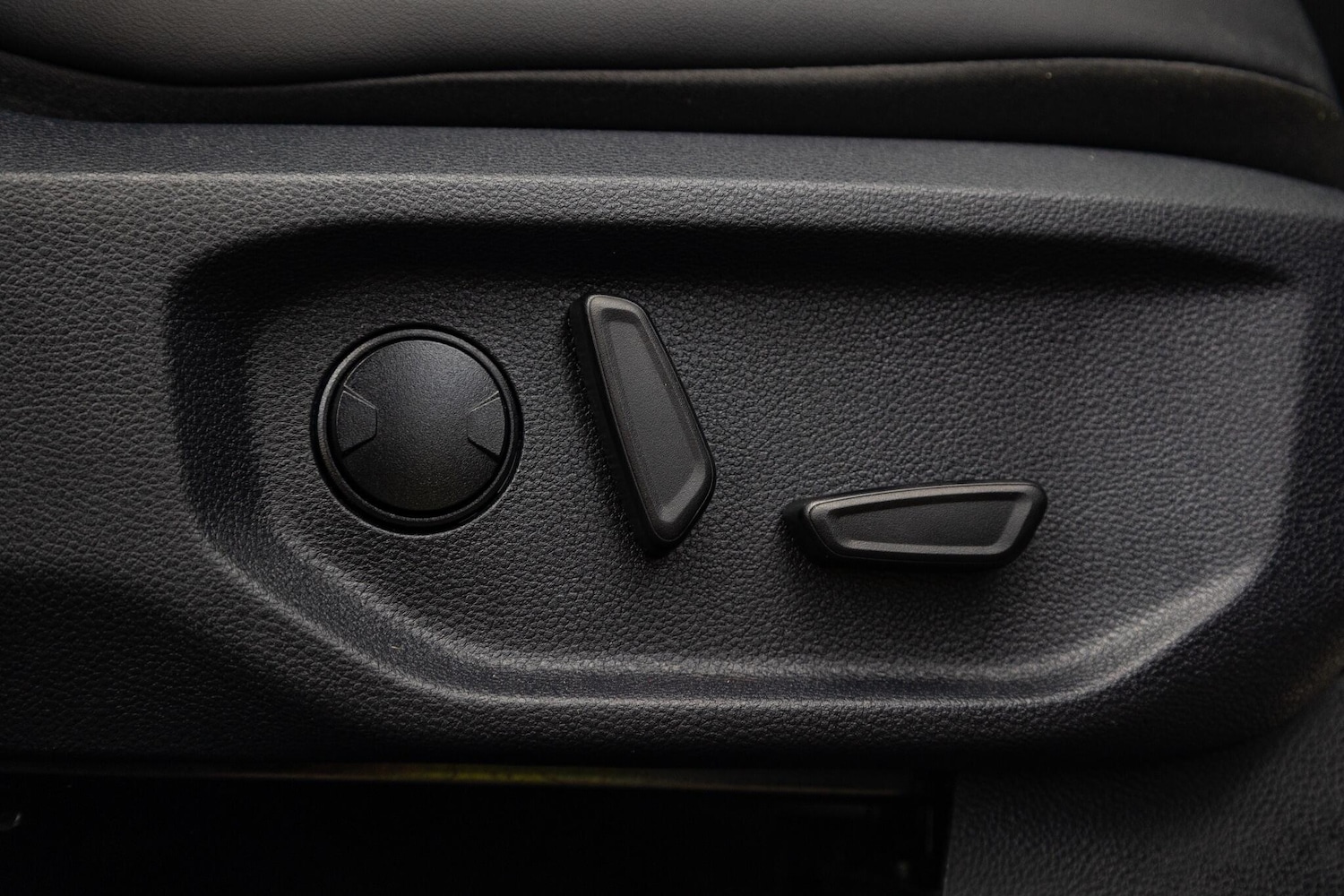 Used Volkswagen Amarok 2024 for sale - 78057803: Photo 10