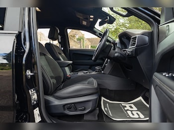 Used Volkswagen Amarok 2024 for sale - 78057803: Photo