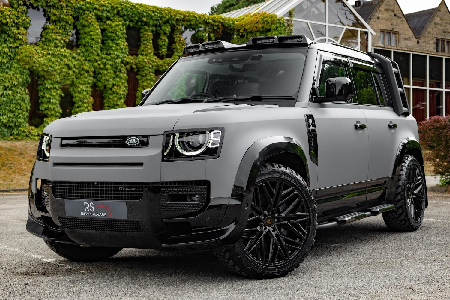 Used Land Rover Defender 2024 for sale - 76942480: Photo 4