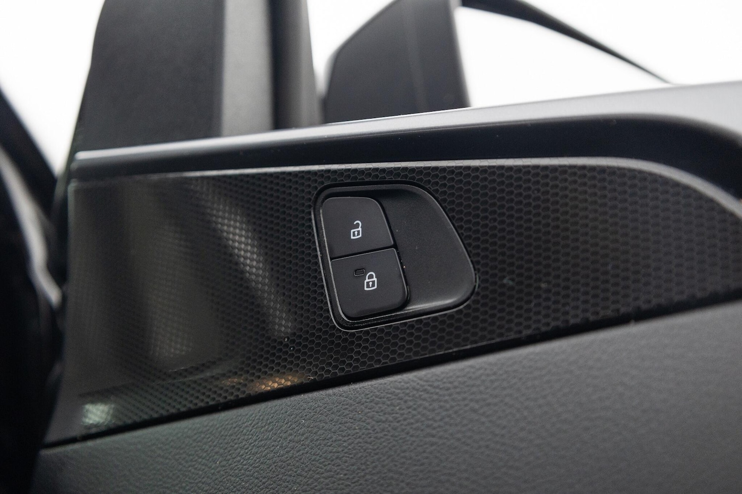 Used Volkswagen Amarok 2024 for sale - 76965091: Photo 10