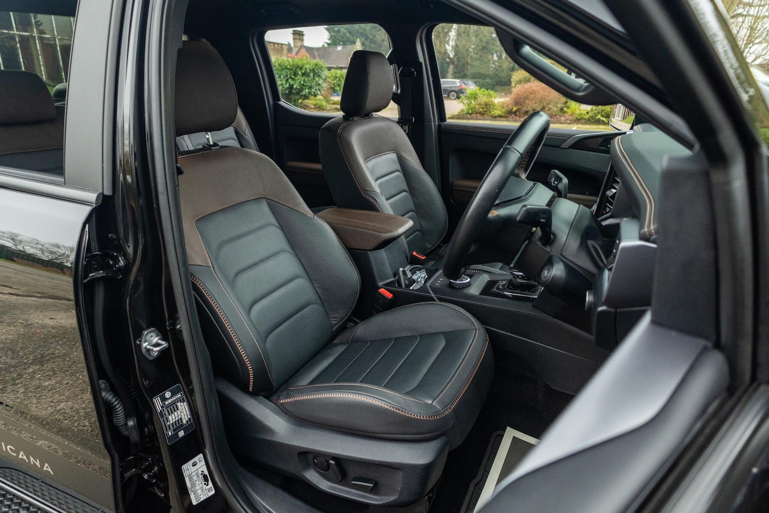 Used Volkswagen Amarok 2024 for sale - 76965091: Photo 2