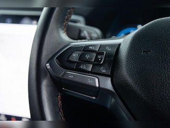 Used Volkswagen Amarok 2024 for sale - 76965091: Photo