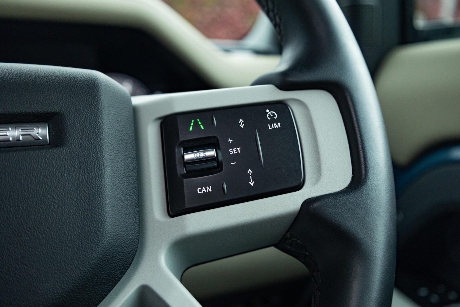 Used Land Rover Defender 110 2024 for sale - 76238831: Photo 27