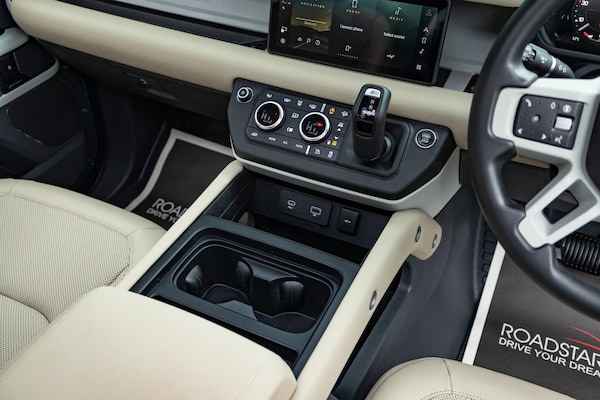 Used Land Rover Defender 2024 for sale - 76238831: Photo 32