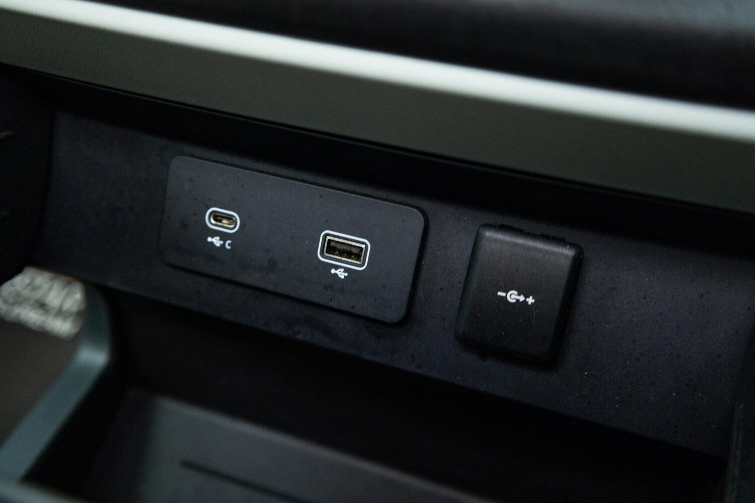 Used Land Rover Defender 110 2024 for sale - 76238831: Photo 33