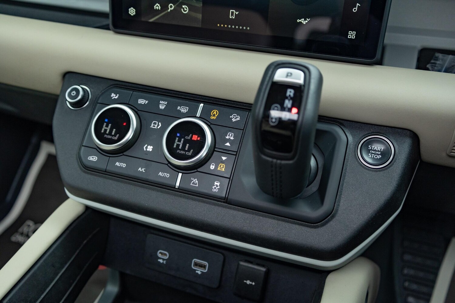 Used Land Rover Defender 110 2024 for sale - 76238831: Photo 36