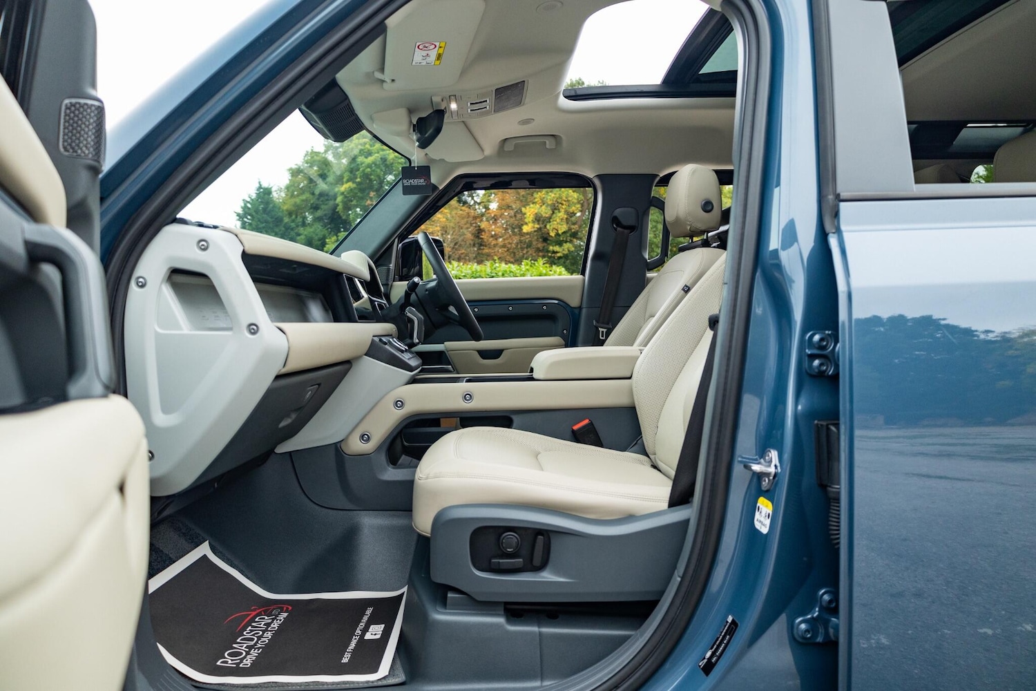 Used Land Rover Defender 110 2024 for sale - 76238831: Photo 5