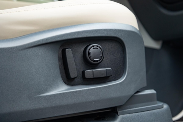 Used Land Rover Defender 2024 for sale - 76238831: Photo 8