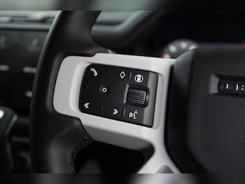 Used Land Rover Defender 90 2025 for sale - 79590571: Photo
