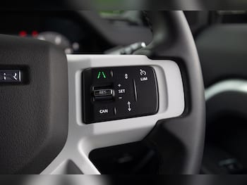 Used Land Rover Defender 90 2025 for sale - 79590571: Photo