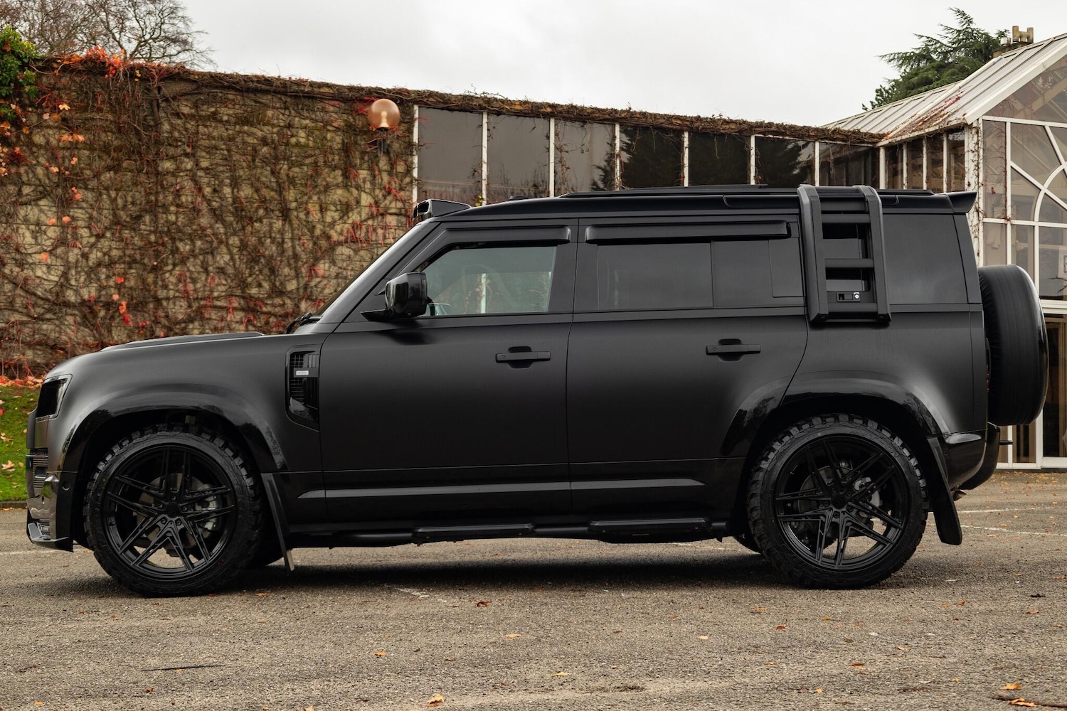 Used Land Rover Defender 110 2025 for sale - 76485732: Photo 13