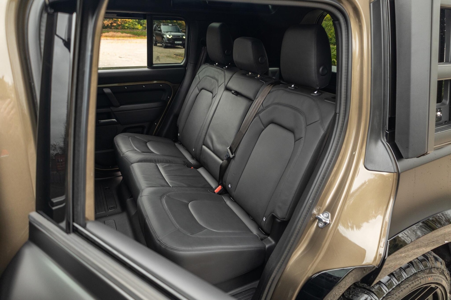 Used Land Rover Defender 110 2025 for sale - 76485732: Photo 15