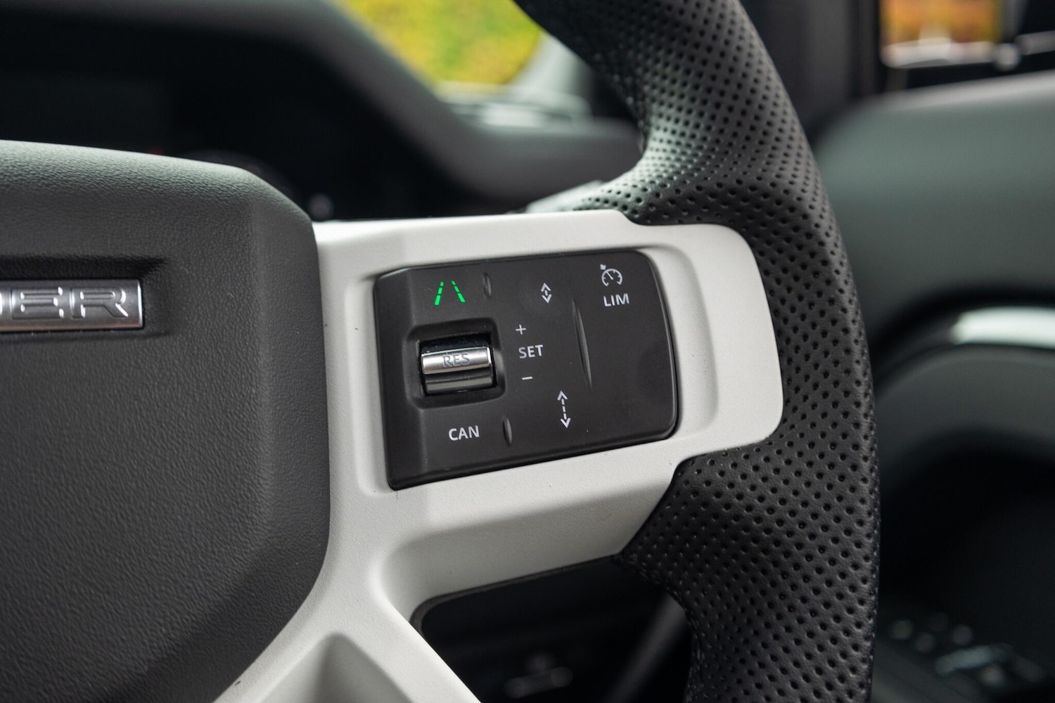 Used Land Rover Defender 110 2025 for sale - 76485732: Photo 24