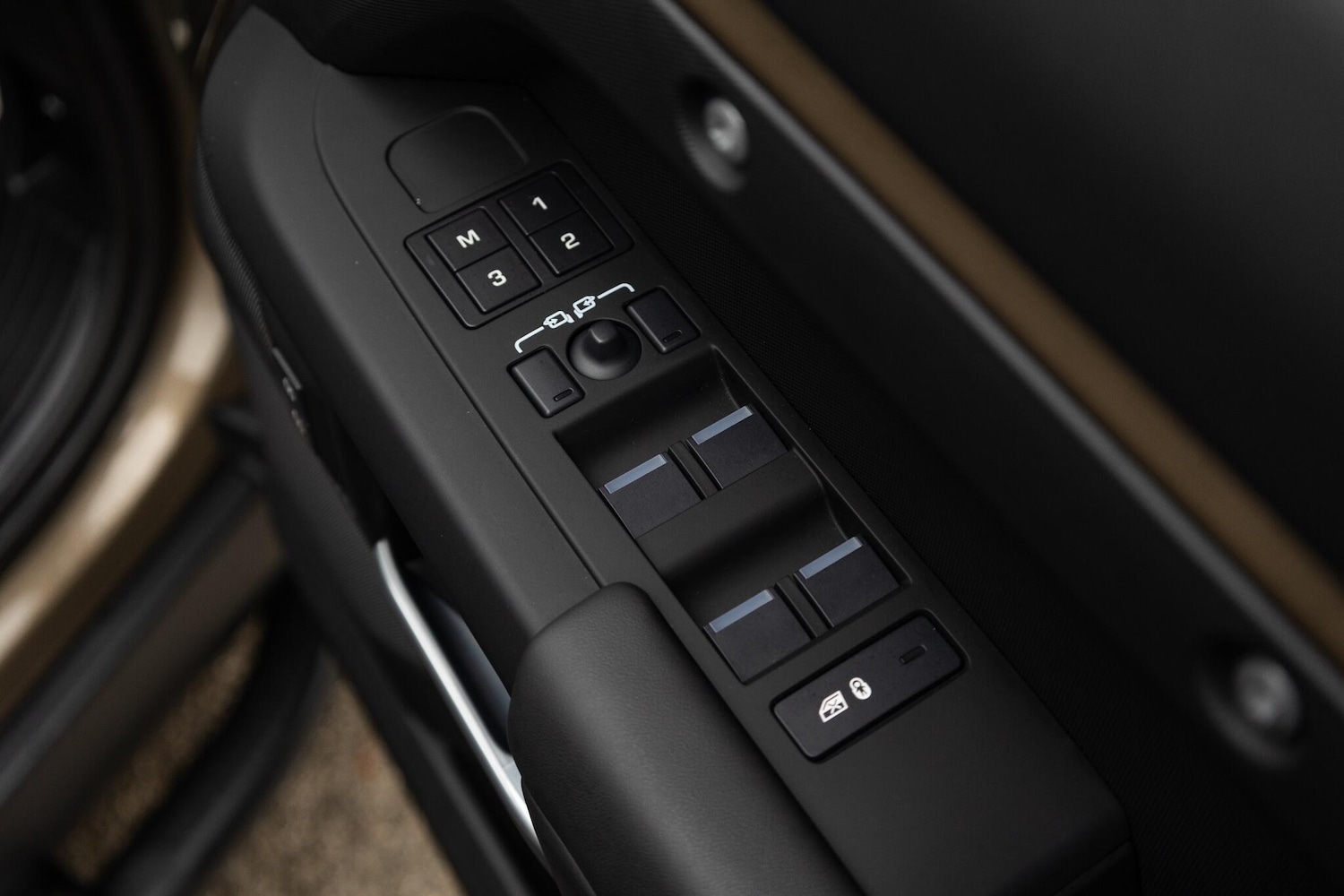 Used Land Rover Defender 110 2025 for sale - 76485732: Photo 29