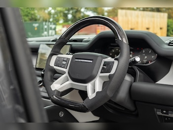 Used Land Rover Defender 110 2025 for sale - 76485732: Photo