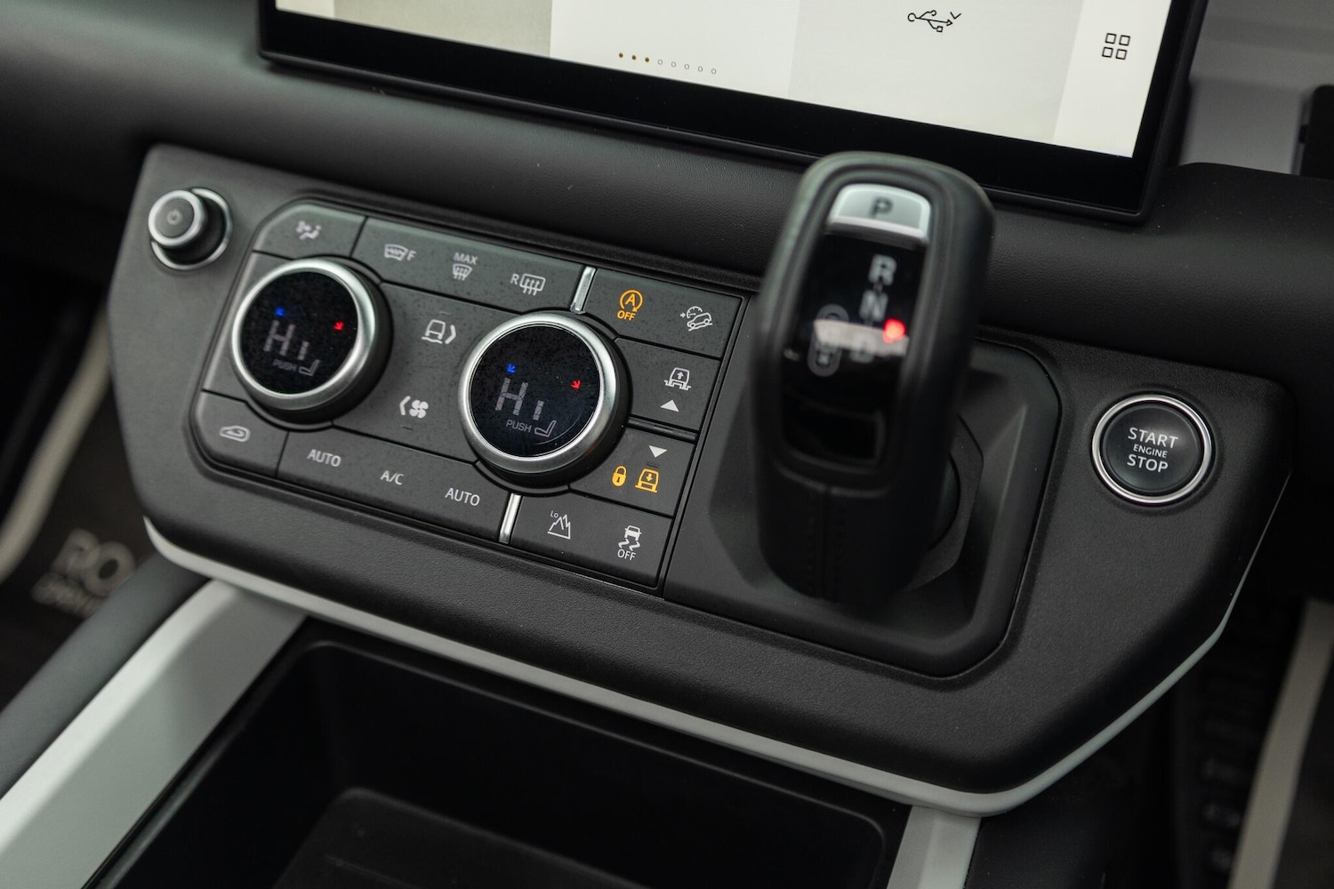 Used Land Rover Defender 110 2025 for sale - 76485732: Photo 32