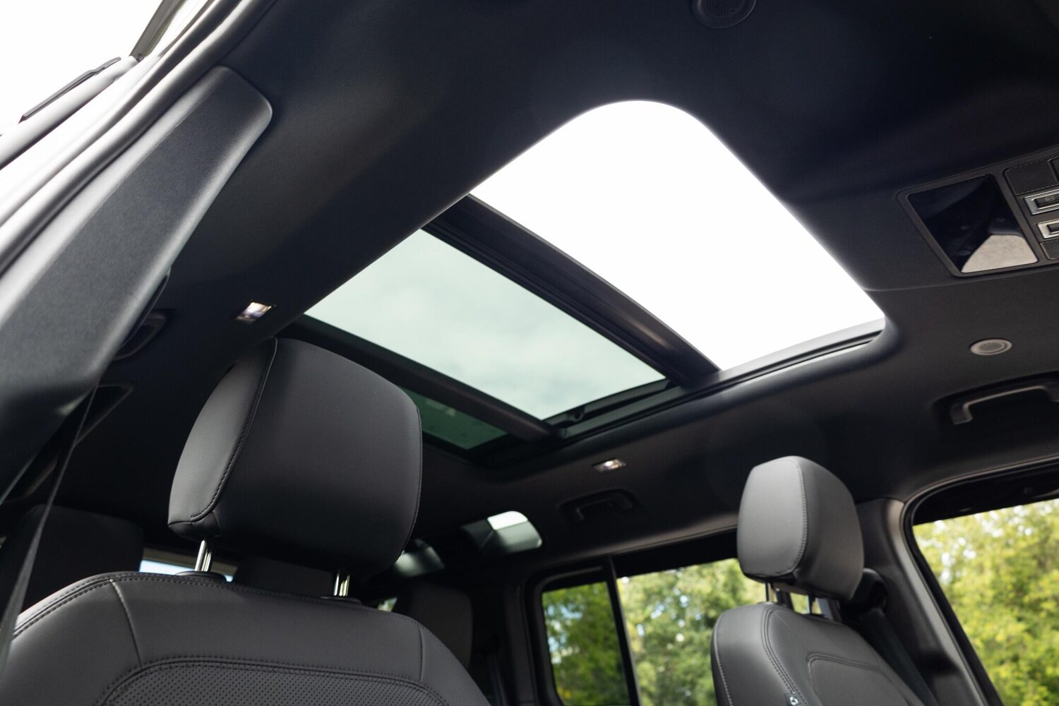 Used Land Rover Defender 110 2025 for sale - 76485732: Photo 64