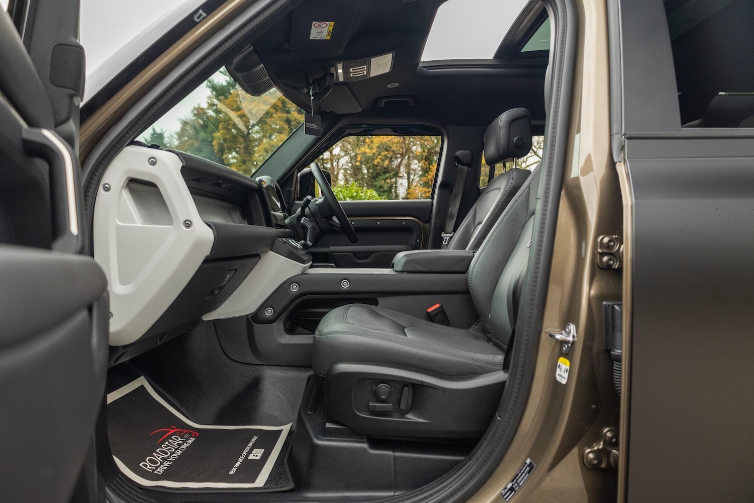 Used Land Rover Defender 110 2025 for sale - 76485732: Photo 67