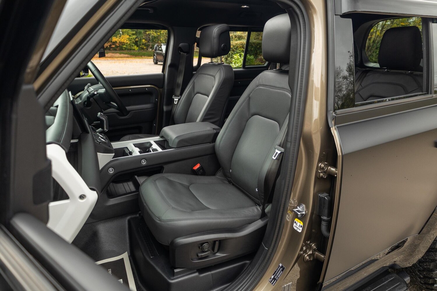 Used Land Rover Defender 110 2025 for sale - 76485732: Photo 69