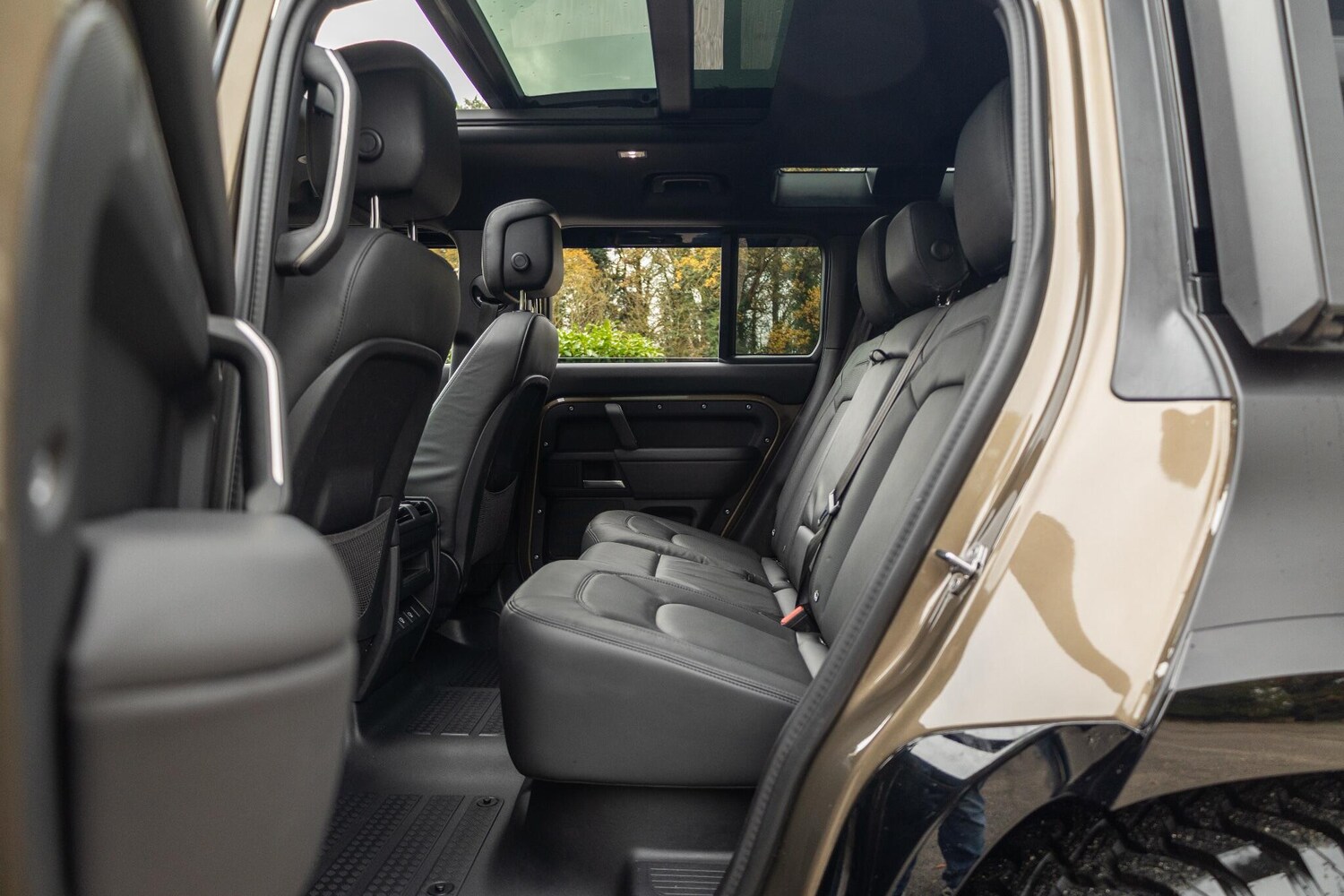 Used Land Rover Defender 110 2025 for sale - 76485732: Photo 75