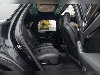 Used Porsche Cayenne 2019 for sale - 76484708: Photo