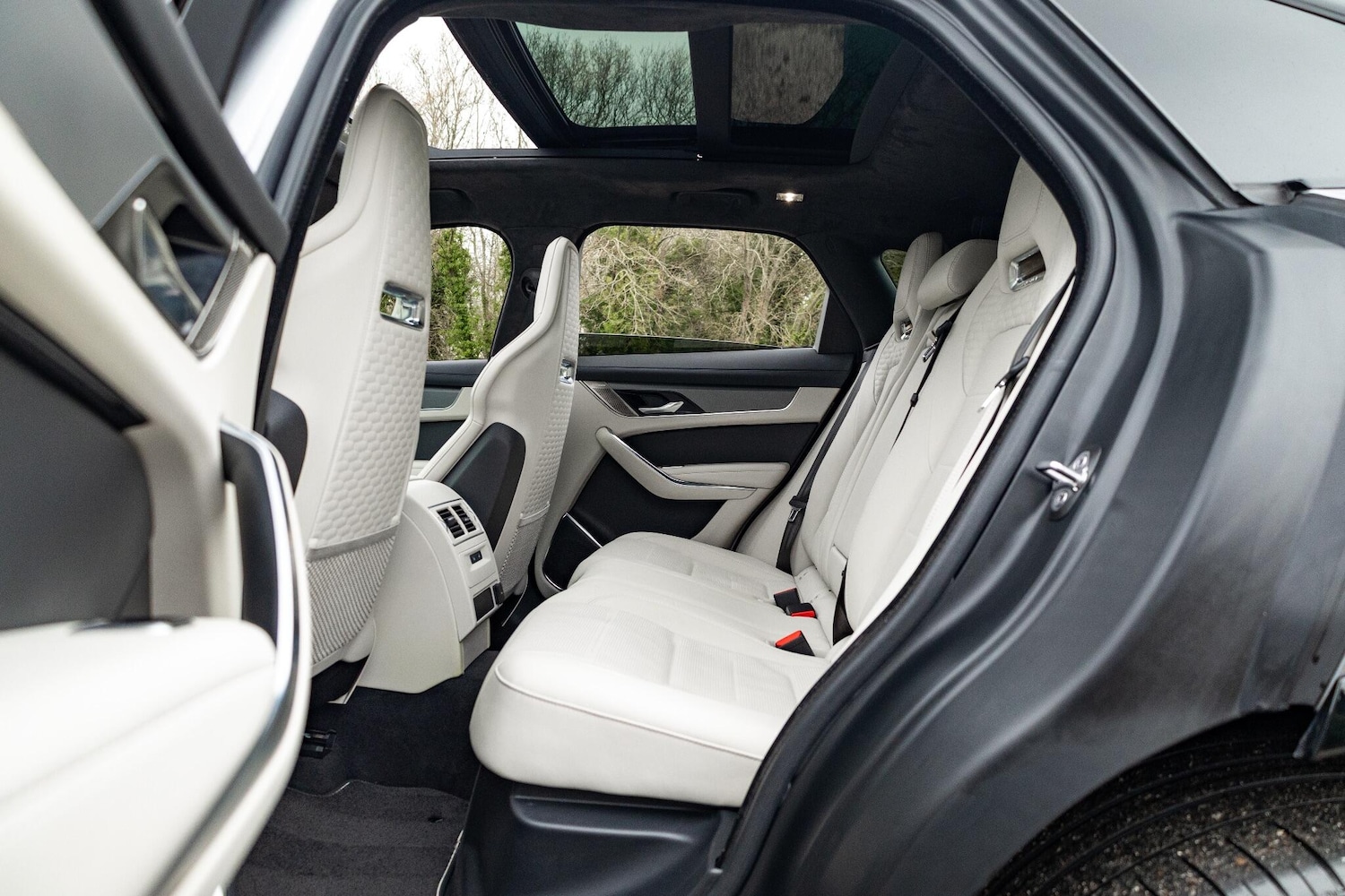 Used Jaguar F-Pace 2023 for sale - 77215455: Photo 14